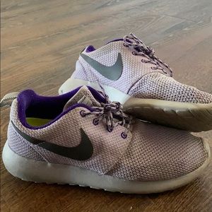 Purple Nike roshe